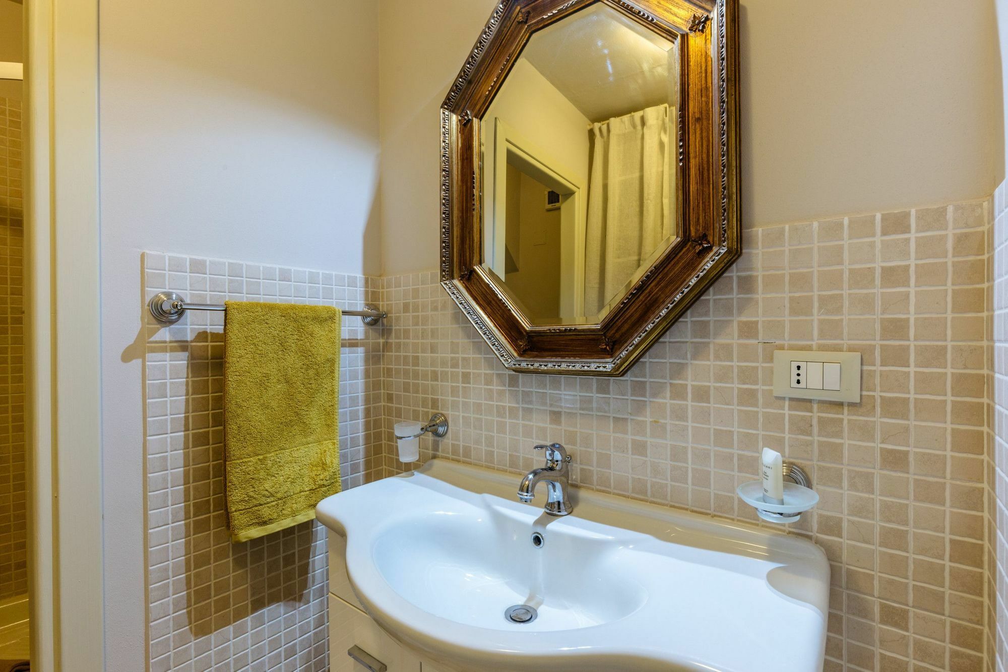 Sant'Elia Prestige Apartment With Balcony Palermo Luaran gambar